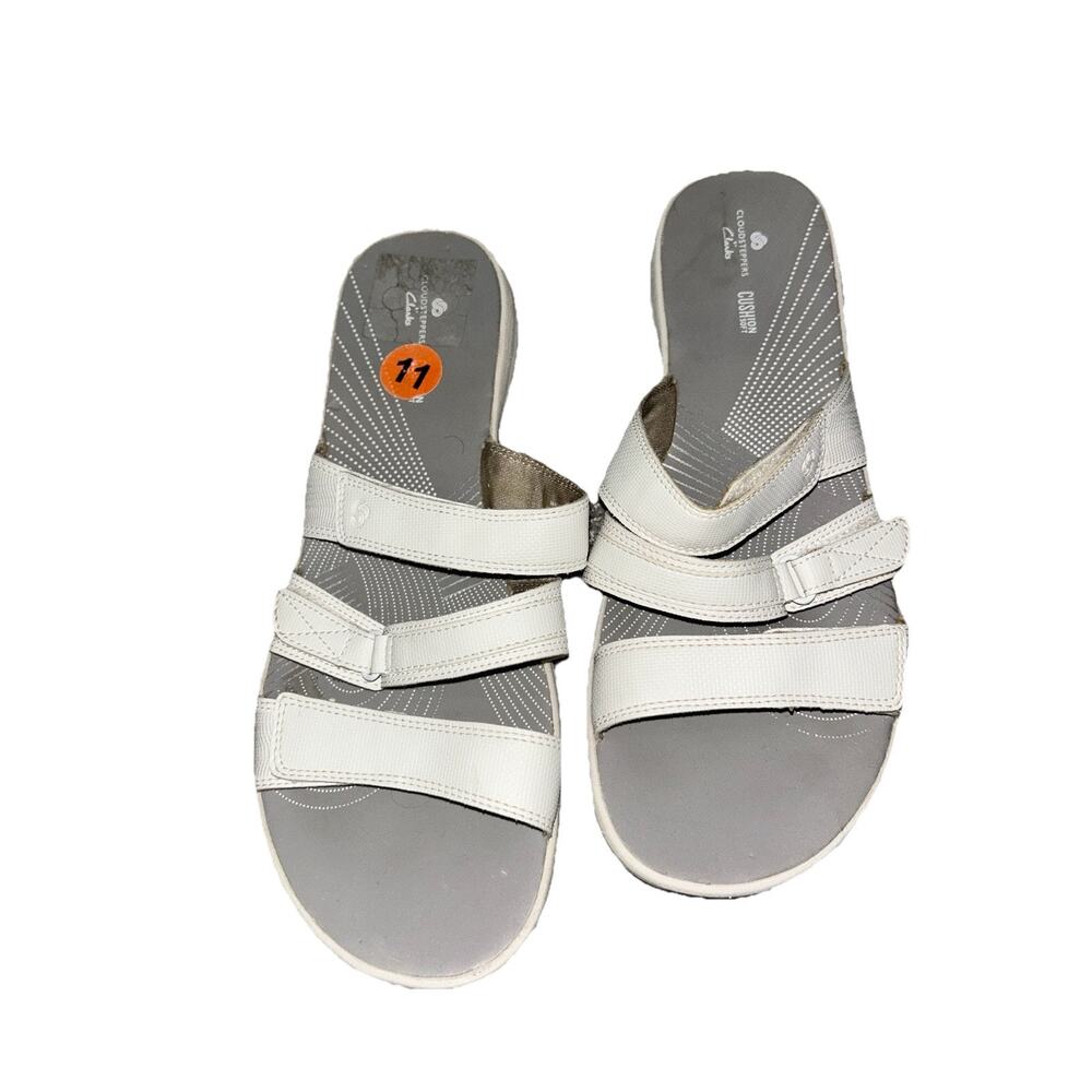 Cloudsteppers by Clarks Women White 3 Strap Women's Sandals 11M